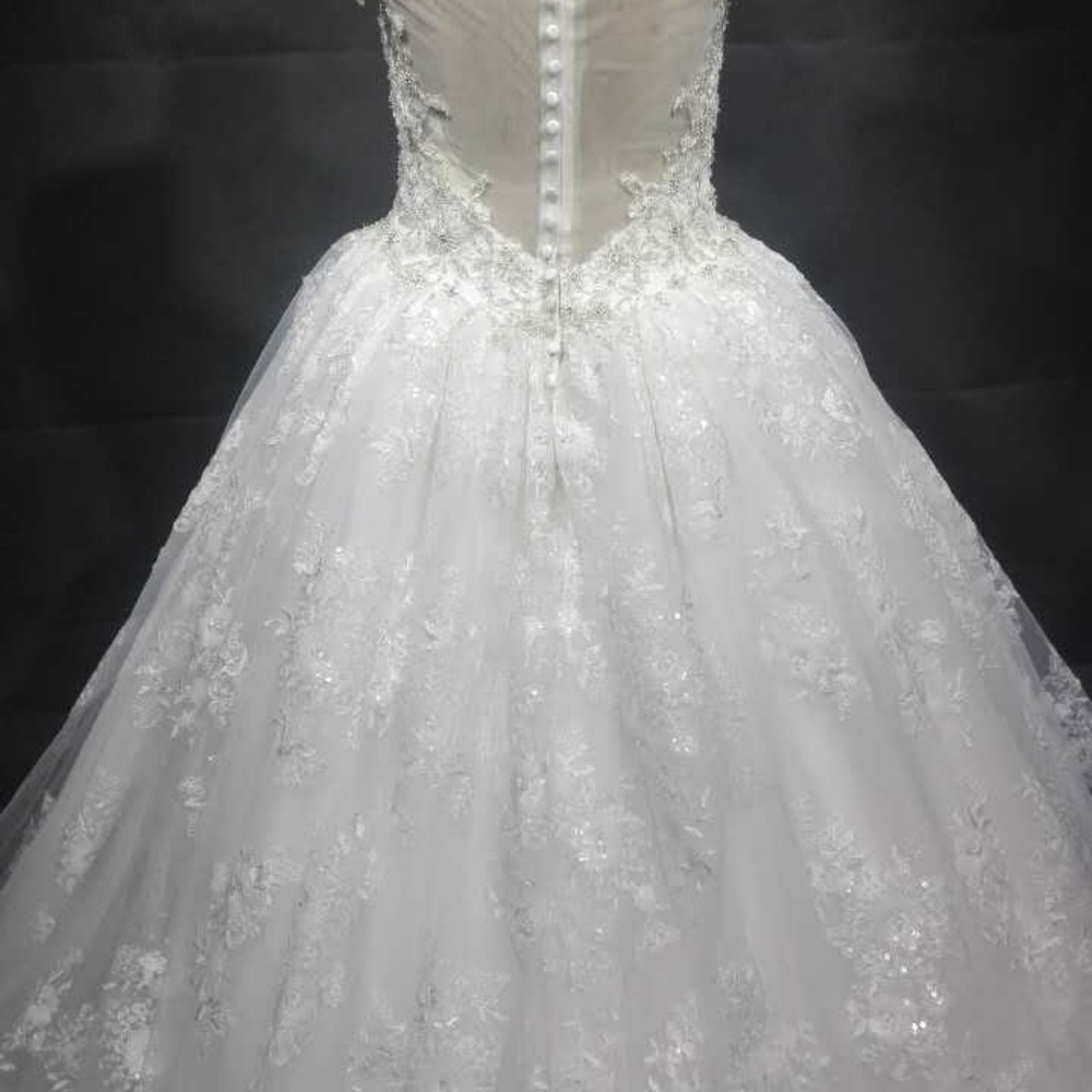 #LaToria Off the shoulder a-line bridal gown - Picture 4 of 6